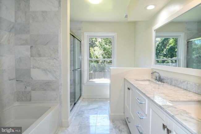 Building Photo - 8012 Wingate Dr