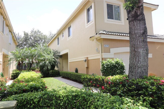 Building Photo - 2076 Hacienda Terrace