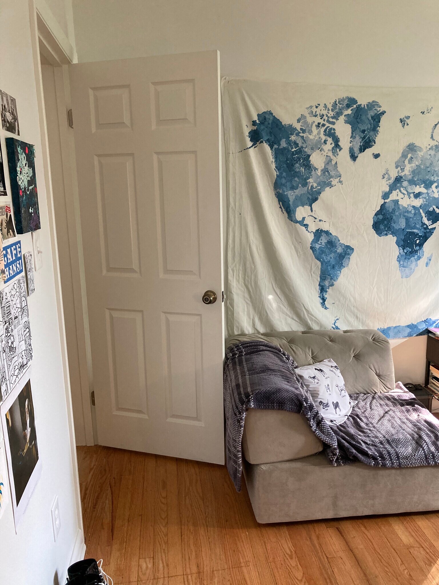 Building Photo - 600 N Vermont St