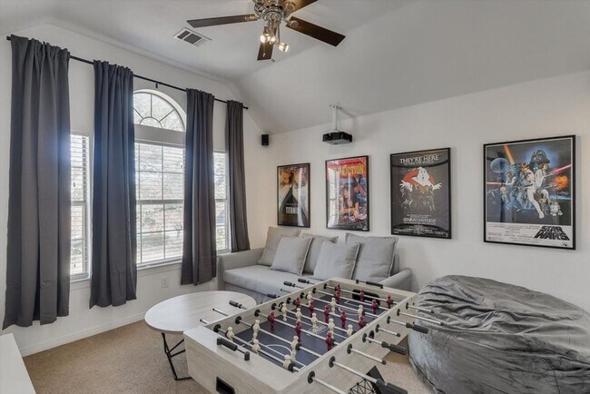 Building Photo - 516 Maywood Ln