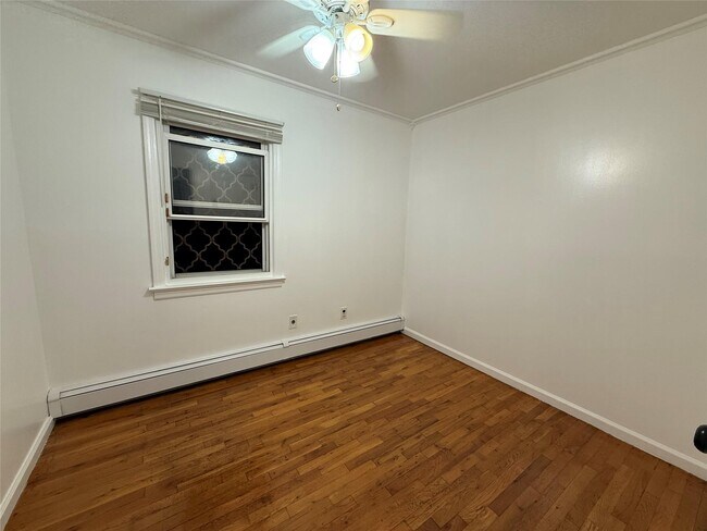 Building Photo - 86-14 235th Ct