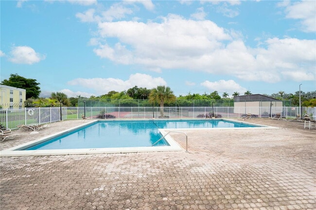 Building Photo - 10875 SW 112nd Ave