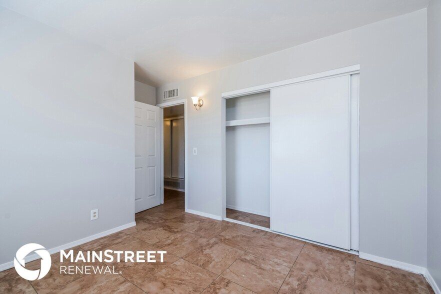 Building Photo - 7627 E 42nd St