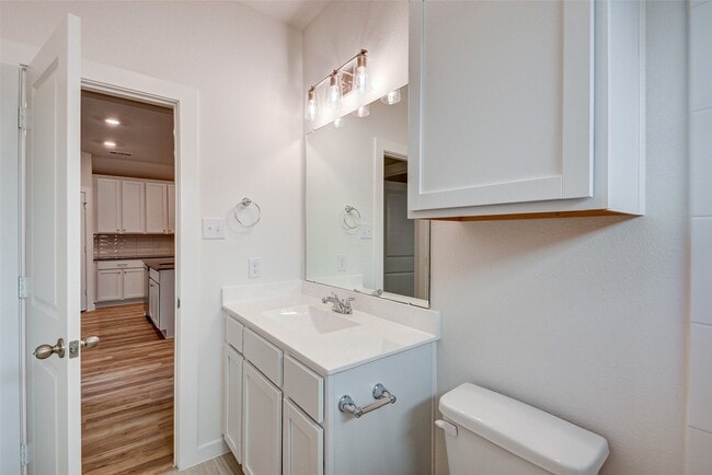 Building Photo - 31119 Myers Hvn Ln