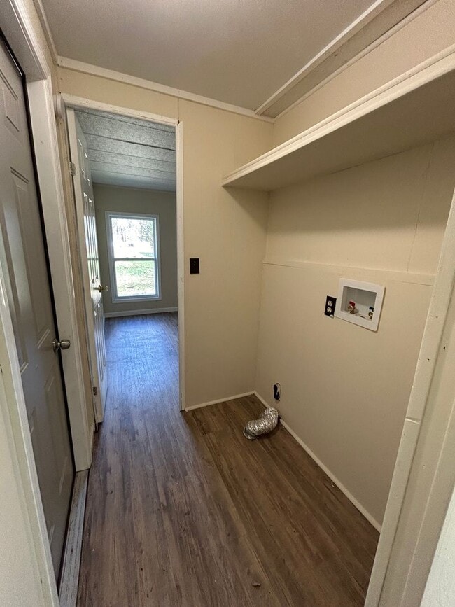 Building Photo - 2 Bedroom, 2 Bathroom- 153A Lone Oak Rd