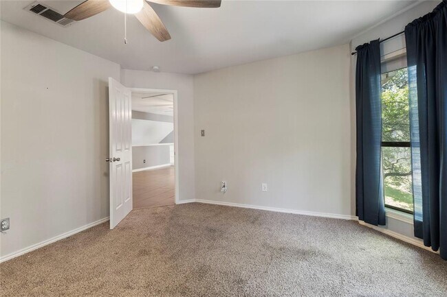 Building Photo - 7201 Breezy Pass Cove