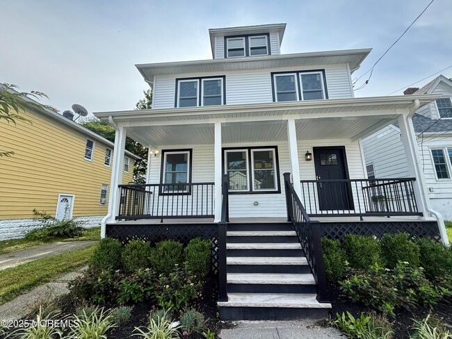 Primary Photo - 163 Ridge Ave