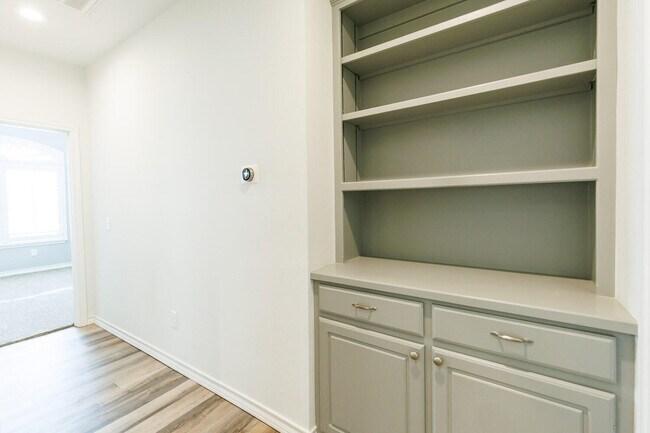 Building Photo - 208 Berkshire Ave