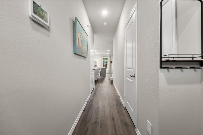 Building Photo - Beautiful and Modern 2-Story Home in Richland Hills!