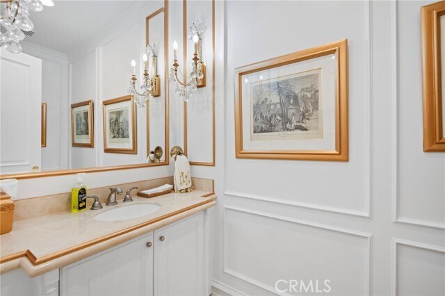 Building Photo - 7 Vista Luci