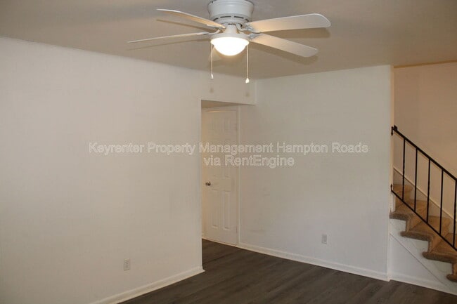 Building Photo - 5776 W Hastings Arch