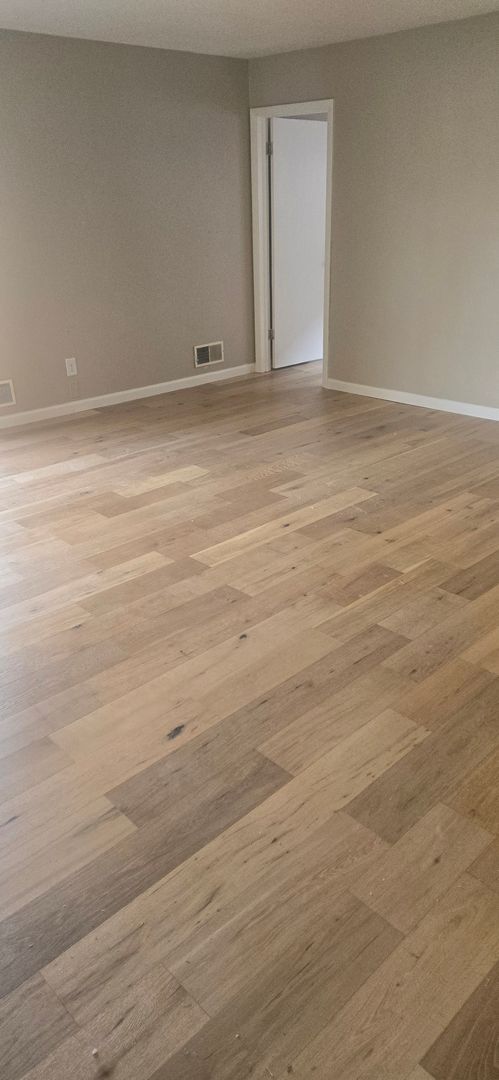 Building Photo - Newly Renovated