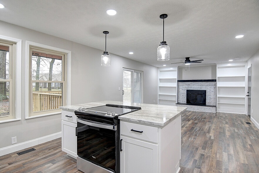 Building Photo - 1209 Nutwood Dr