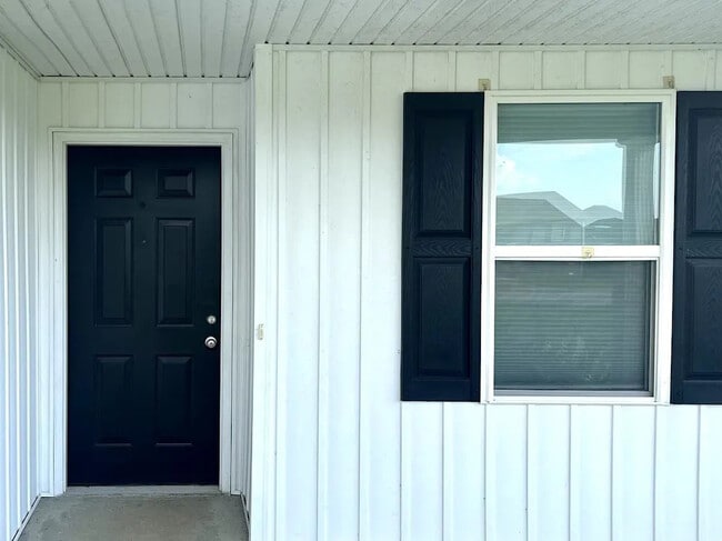 Building Photo - Victoria Way