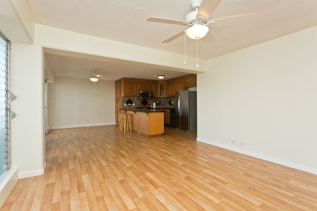 Building Photo - 3 bed, 2 bath, 1 parking in Waikiki with Diamond Head Views