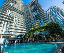 Building Photo - 121 NE 34th St