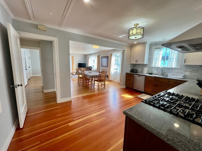 Building Photo - Charming Furnished Home in PG available May 01, 2026!