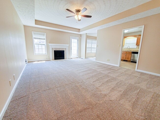 Building Photo - Pet Friendly Three Bedroom!