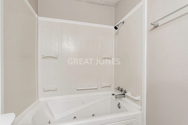 Building Photo - Charming 3 bedroom home in Columubia!