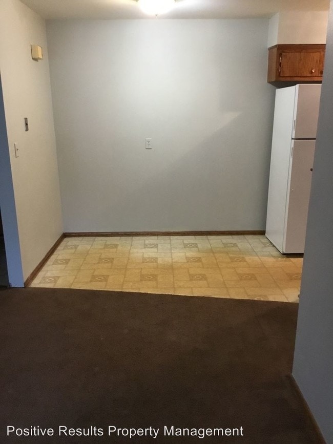 Building Photo - 2525 Conklin Dr