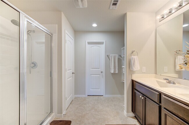 Building Photo - 29326 Dunns Creek Ct