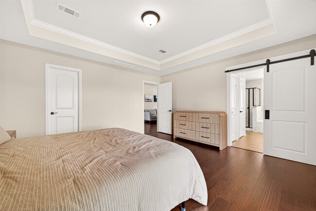 Building Photo - 5134 Aedan Oak St