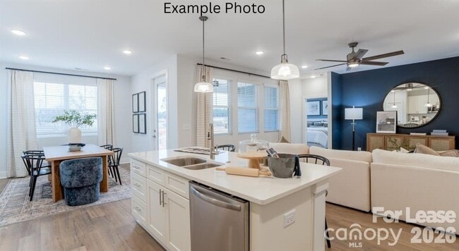 Building Photo - 8629 Chagrin Dr