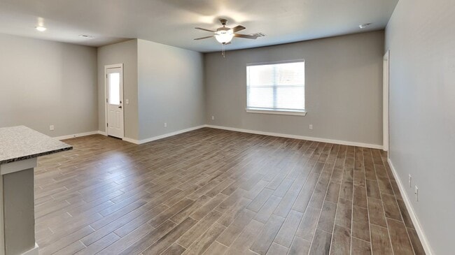 Building Photo - 4 Bedroom 2 Bathroom 2 Car Garage Home in Oakdale School District