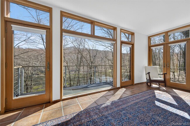 Building Photo - 428 Harbor Rd