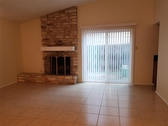 Building Photo - 2804 Thrushwood Dr