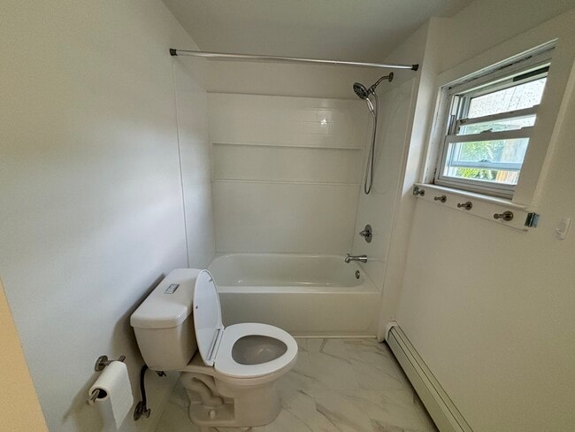 Building Photo - 8 Jetland Pl