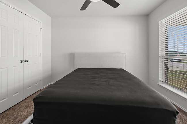 Building Photo - 9308 Everly Dr