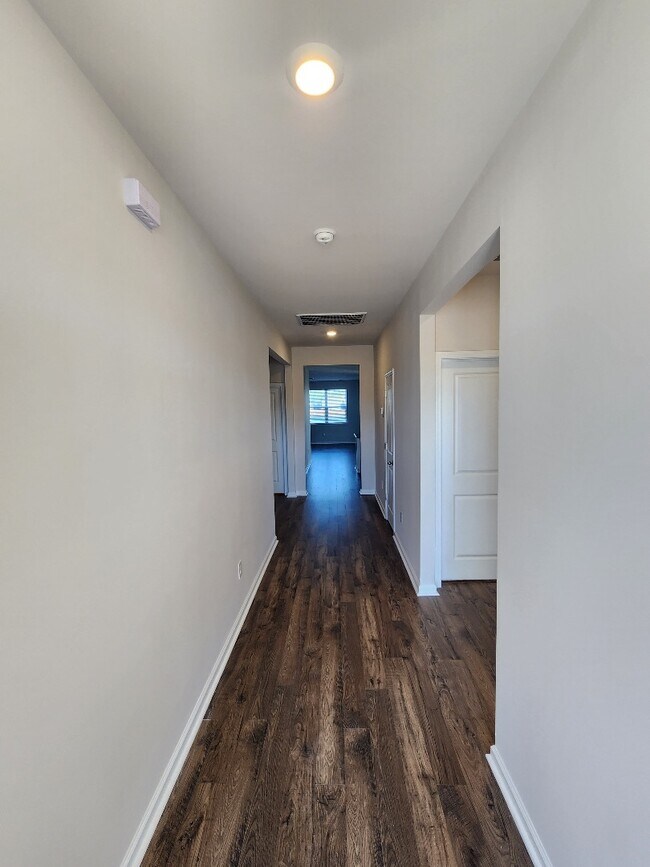 Building Photo - 3537 Bells Lk Cir
