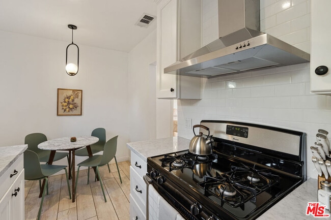 Building Photo - 741 N Dillon St