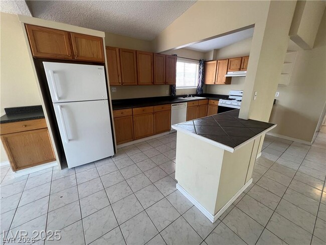 Building Photo - 6430 W Alomar Ave