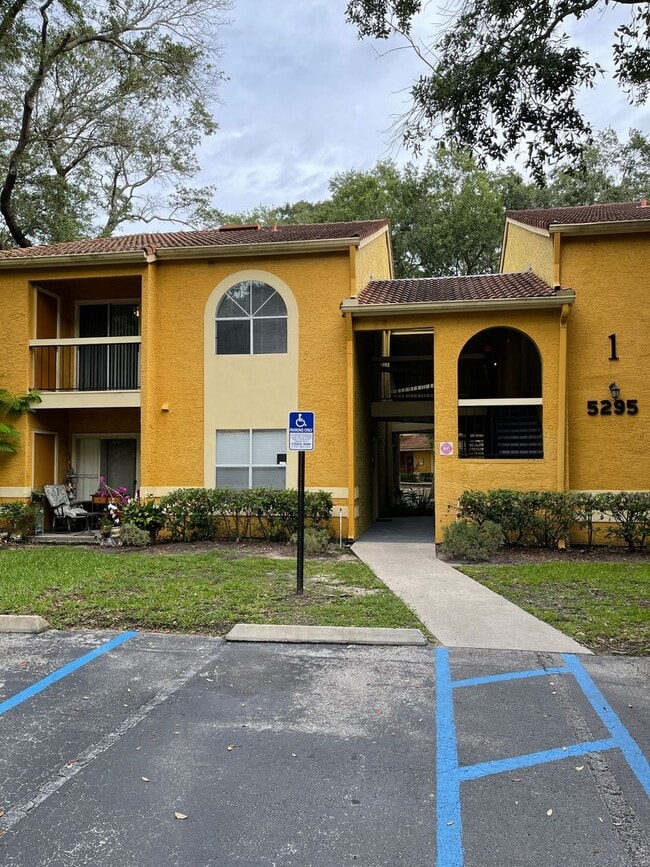Building Photo - Limited-Time Offer! Sign a lease by June 1, 2026, and receive ½ off your second month’s rent! Pri...