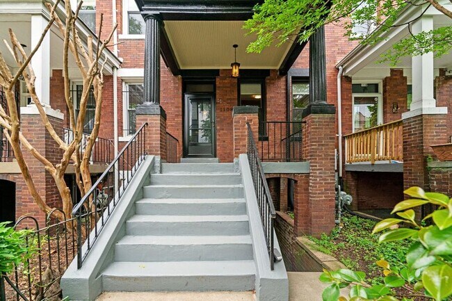 Building Photo - 1108 Lamont St NW