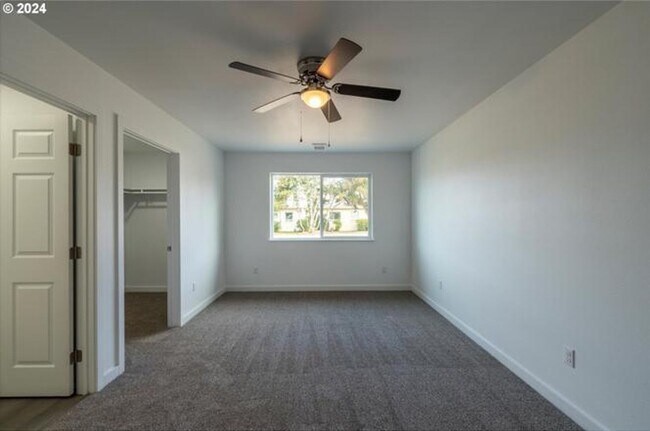 Building Photo - 2166