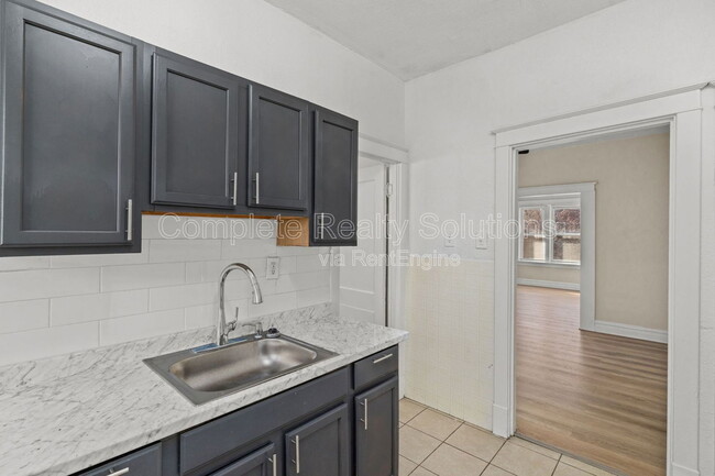 Building Photo - 4102 California Ave