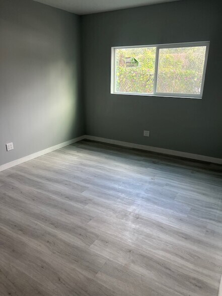 Building Photo - 3937 Denker Ave