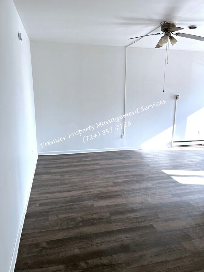 Building Photo - 518 W Cunningham St