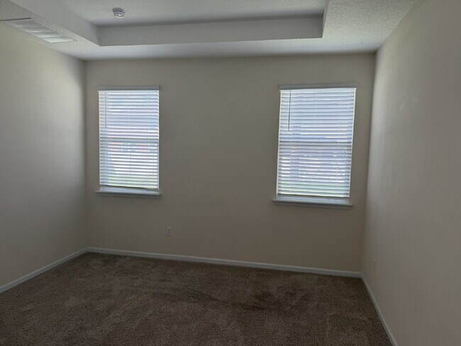 Building Photo - For Rent- Beautiful Home with 4 Bed, 2.5 Bath, PLUS a loft in Northside Jacksonville!