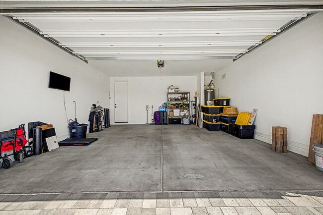 Building Photo - 7598 W Smoketree Dr