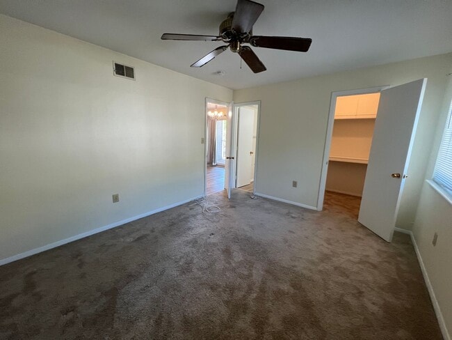 Building Photo - 2 Bedroom 2 Bath Condo on 2nd Floor