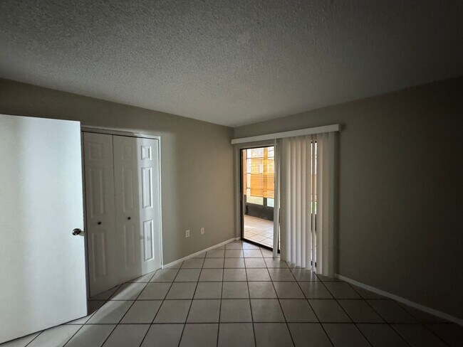 Building Photo - Contemporary 2/2 Condo Ground Level w/ Wheelchair Accessibility! 436/Curry Ford