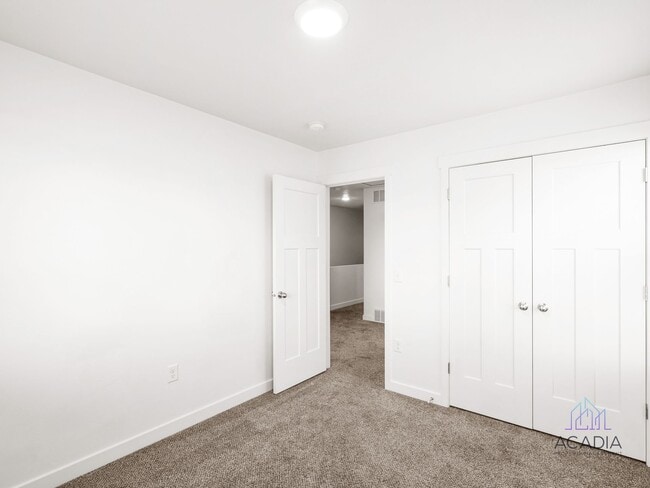 Building Photo - Spacious 3 Bed/2.5 Bath Townhome in Magna Community!