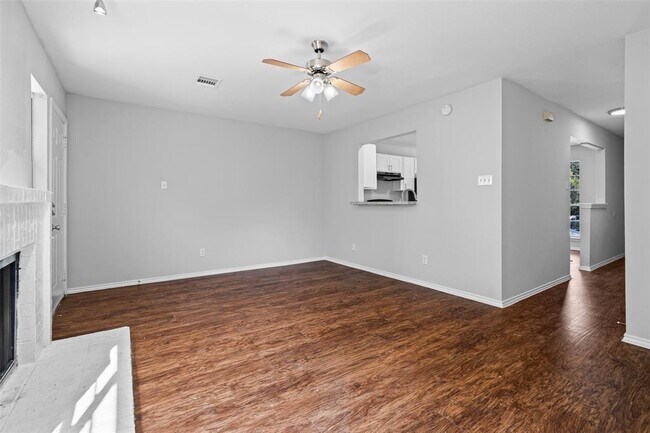 Building Photo - 1806 River Crossing Cir