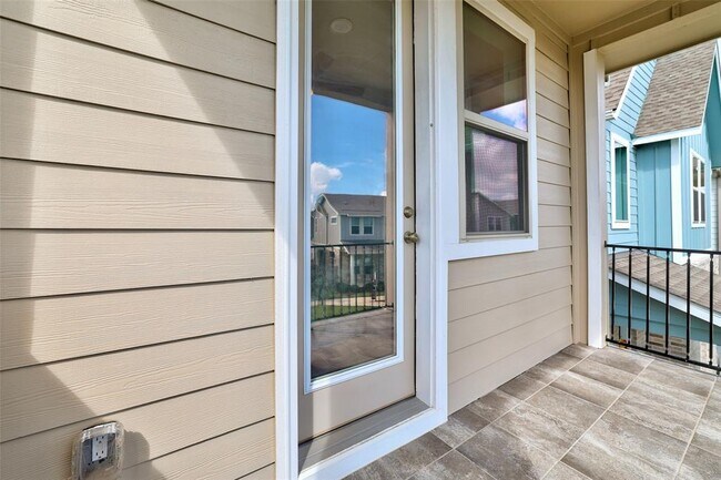 Building Photo - 8518 Leroi Dr