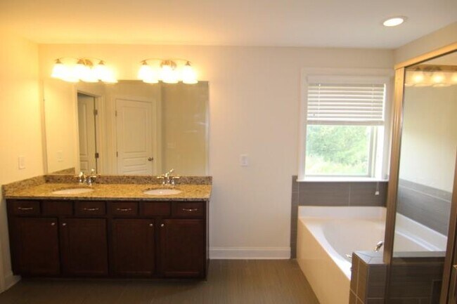 Building Photo - 8305 Harlond Way