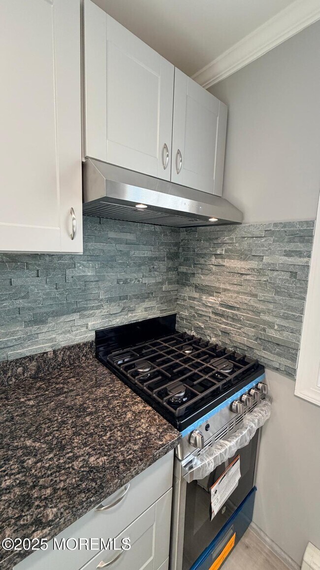 Building Photo - 420 Cross Rd